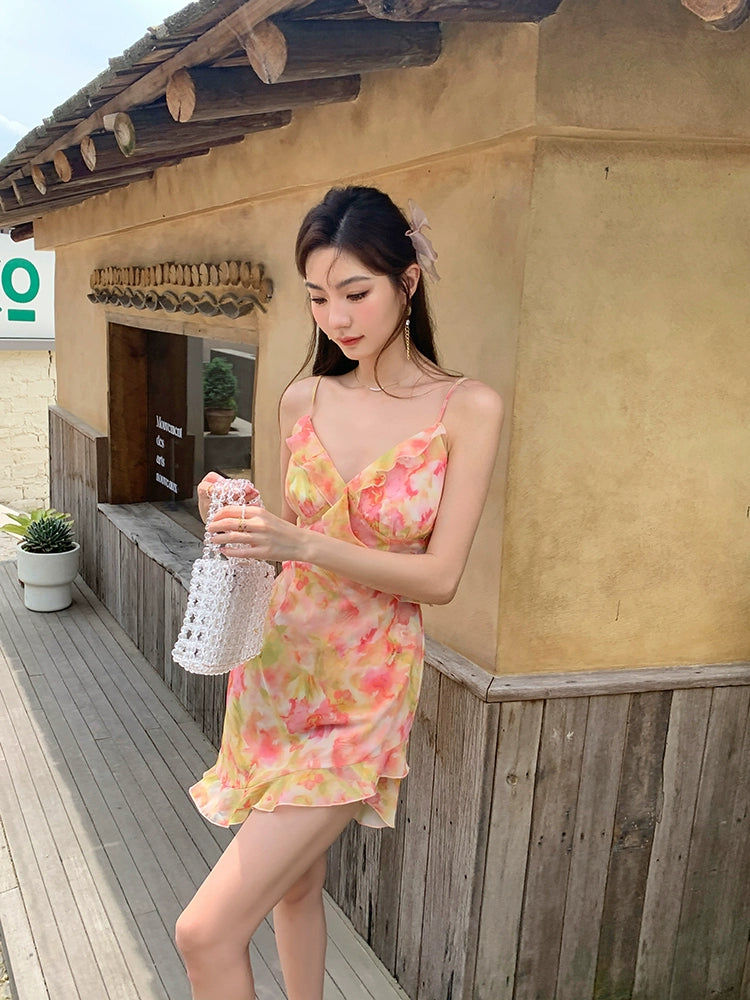 Fashion women's wear French Fairy Floral Strap Dress Women's Small Pure Sexy Beautiful Seaside Vacation Beach Short Skirt