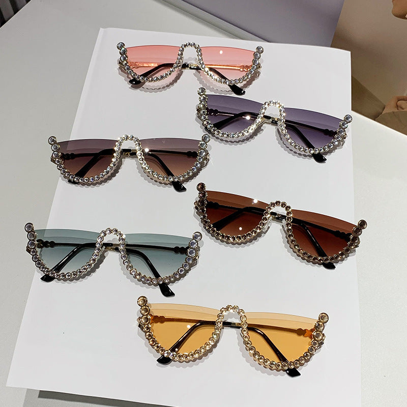 Women's fashion glasses 欧美镶钻大框架跨境水钻墨镜女异形波浪切边眼镜防晒显瘦太阳镜