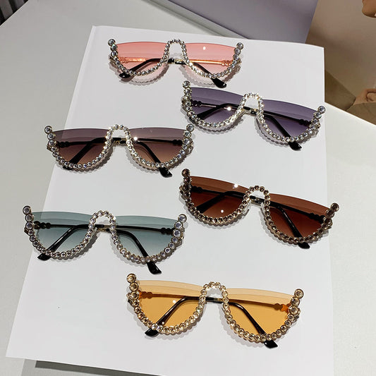 Women's fashion glasses 欧美镶钻大框架跨境水钻墨镜女异形波浪切边眼镜防晒显瘦太阳镜