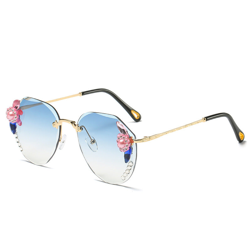 Women's fashion glasses 跨境新款镶钻女士大框墨镜女ins显脸小无框防紫外线水钻太阳眼镜