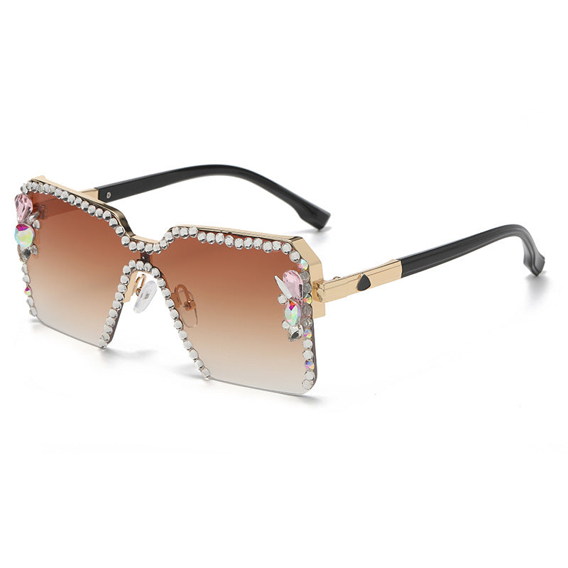 Women's fashion glasses 2023跨境欧美大框镶钻太阳镜女时尚水钻墨镜防紫外线户外驾驶旅行