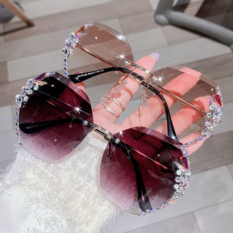 Women's fashion glasses新款时尚水钻墨镜女显瘦太阳镜网红潮款防晒防紫外线韩版眼镜