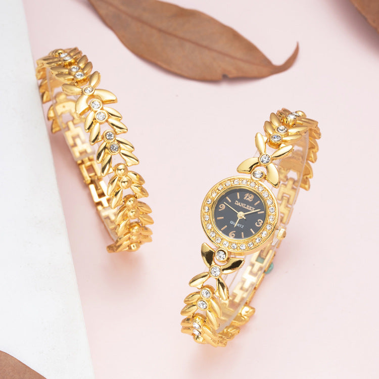 Fashion women's watchFashion Trend Ladies Fashion Watch European Style Popular Elegant Quartz Watch Women's Rhinestone Bracelet Band Watch 5776