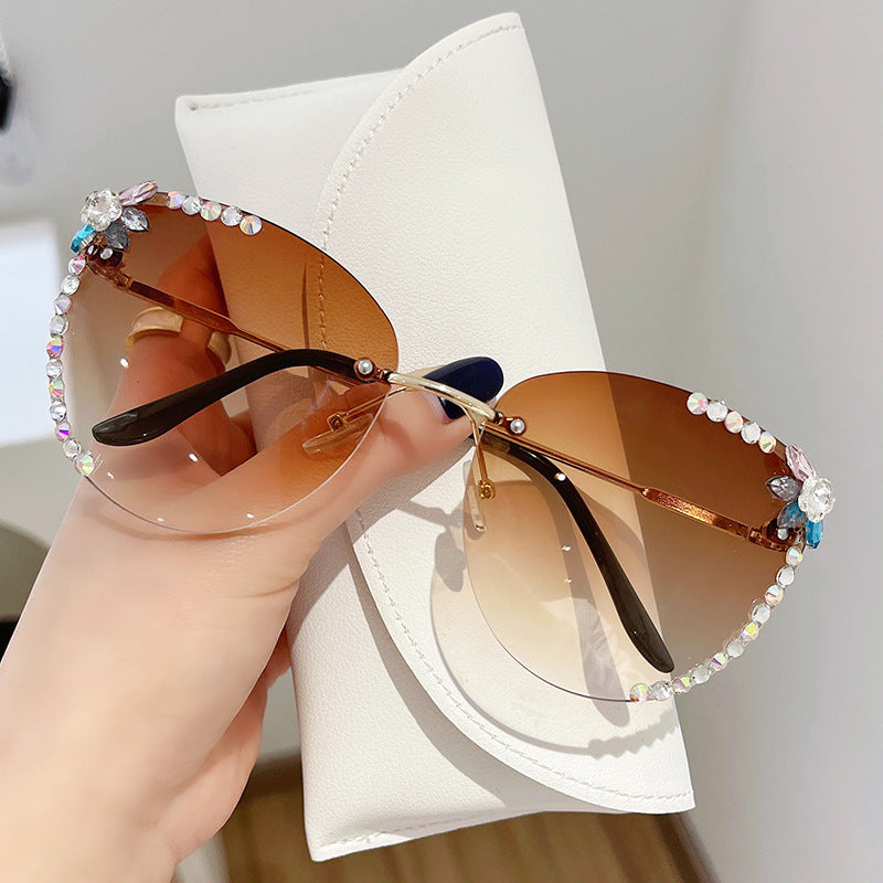 Women's fashion glasses 猫眼镶钻跨境大框架水钻墨镜显瘦太阳镜网红防紫外线韩版ins潮流