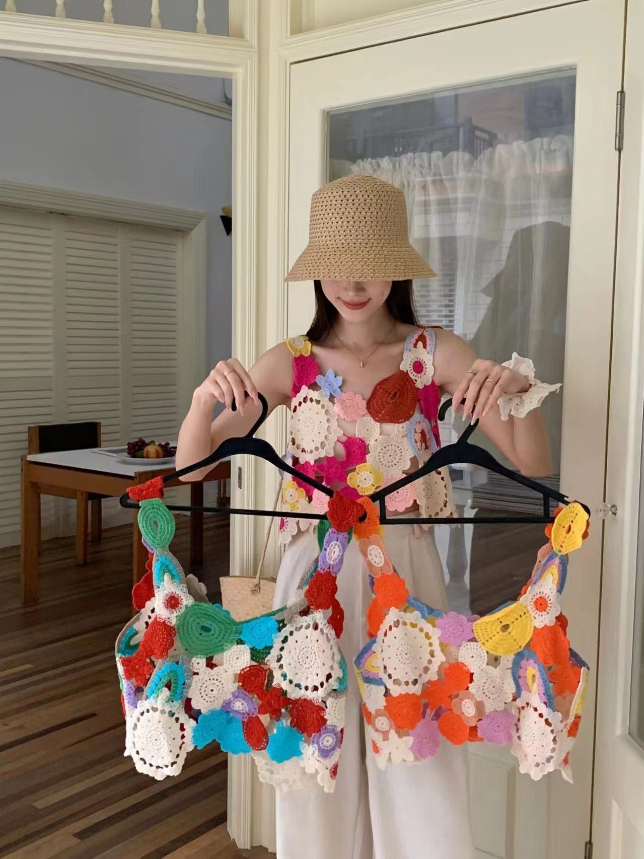 Dopamine tops Free shipping Tattoo Dopamine wears a sling vest 2024 new summer outer wear hollow crochet short top