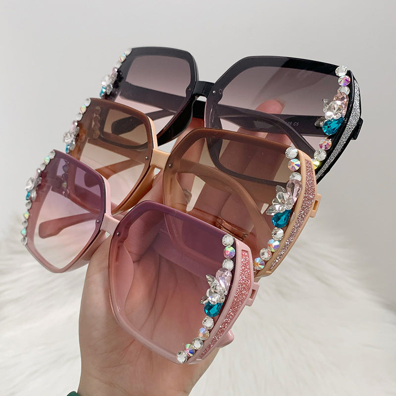 Women's fashion glasses 镶钻墨镜女款韩版潮无框水晶切边太阳眼镜女士防紫外线镶钻太阳镜