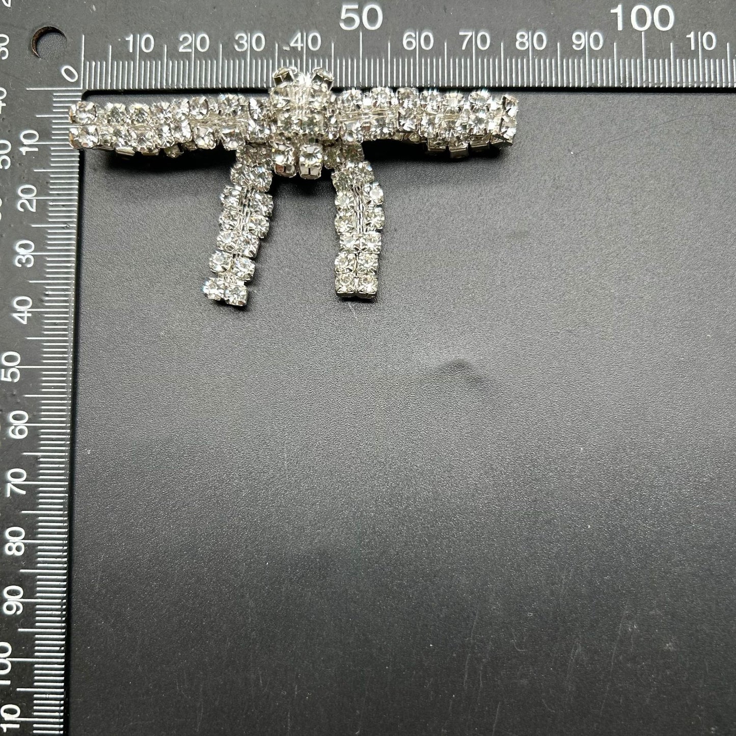 配饰胸针小香风胸针小众奢华水钻流苏女士气质女装胸花别针固定西装大衣配饰