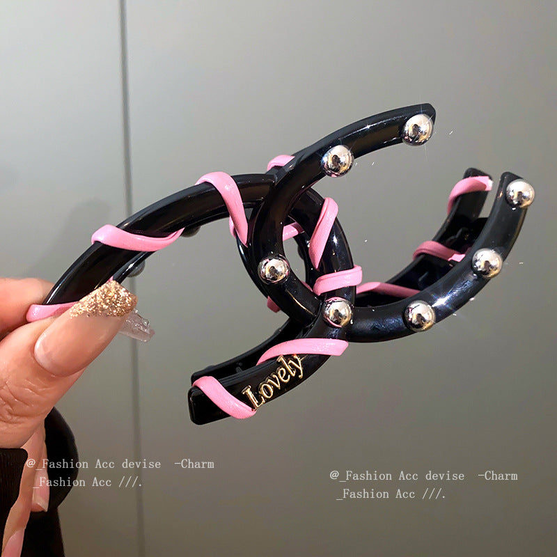 皮革缠绕珍珠发夹甜酷风少女气质抓夹高级感百搭鲨鱼夹发饰批发女