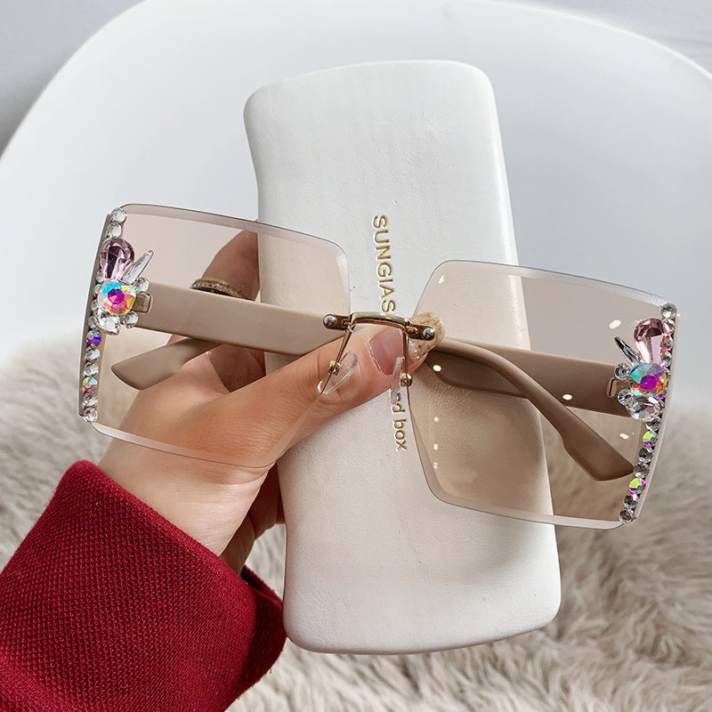 Women's fashion glasses 镶钻太阳镜女士欧美大框跨境侧边闪亮点高级感墨镜女遮阳防紫外线
