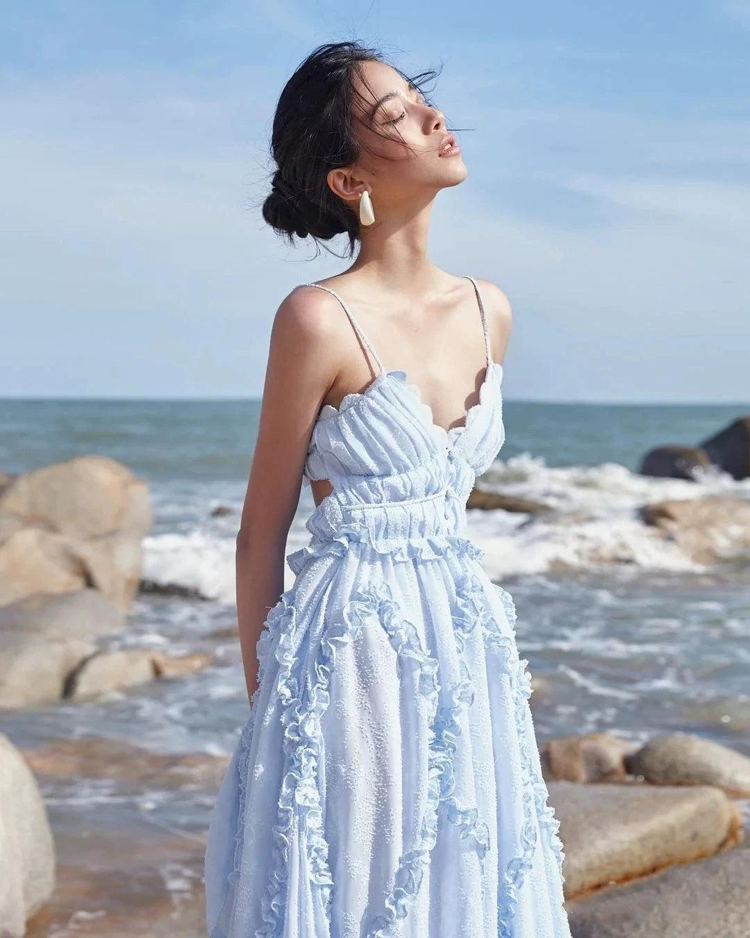 Fashion women's wear Vietnam Niche Design Seaside Holiday Ruffled V-neck Strap Dress Fitted Waist Backless Beach Dress Fairy