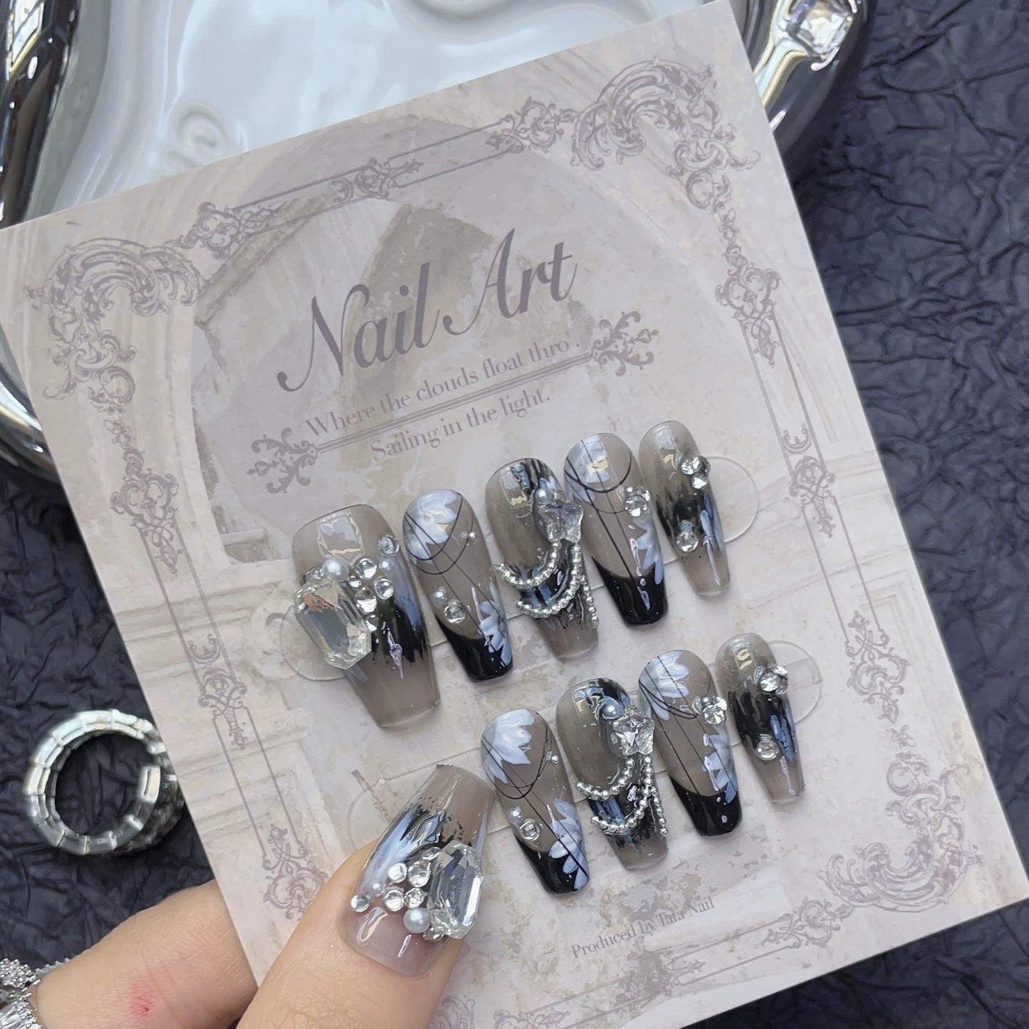 (Hand-Made Nail) Secret Black New Chinese Style Cool Feeling Stick-on Crystals Wear Armor New High-Grade Feeling Small White Fake Nail Patch