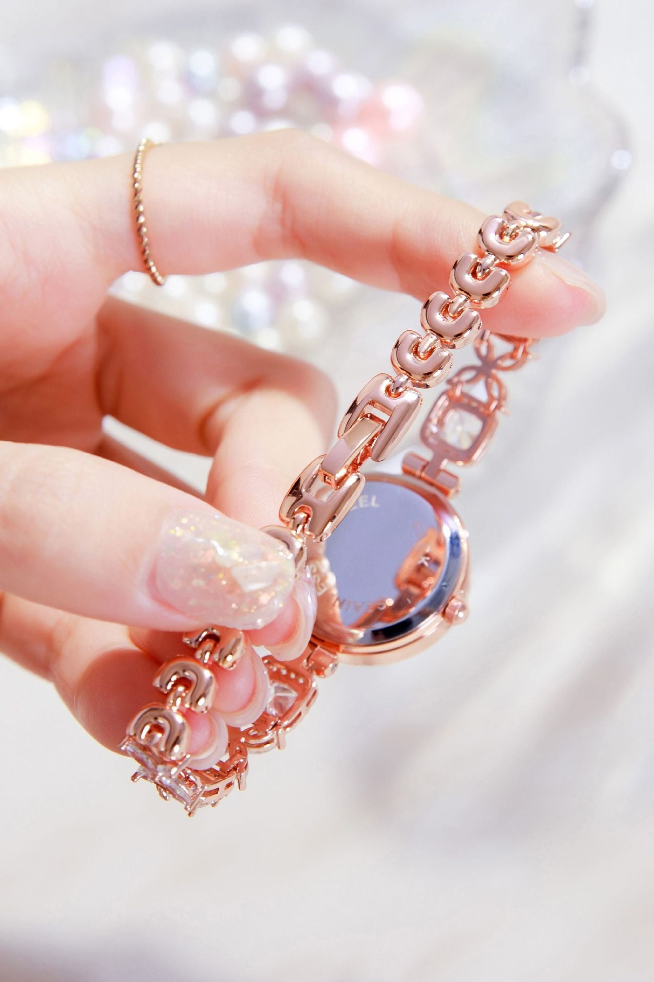 Women's fashion watch 2023 new fashion trend women's watch Korean casual explosive women's inlaid bracelet watch network red watch