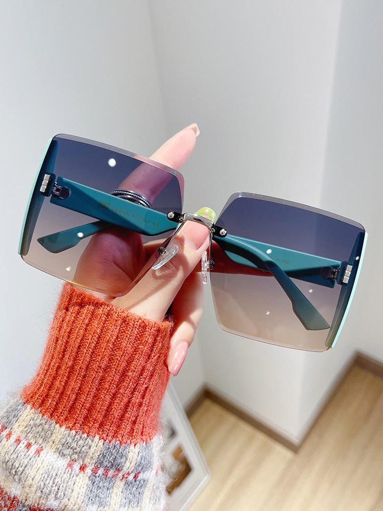 Women's fashion glasses 跨境墨镜女士高级感ins2022年新款防晒防紫外线大脸显瘦太阳眼镜