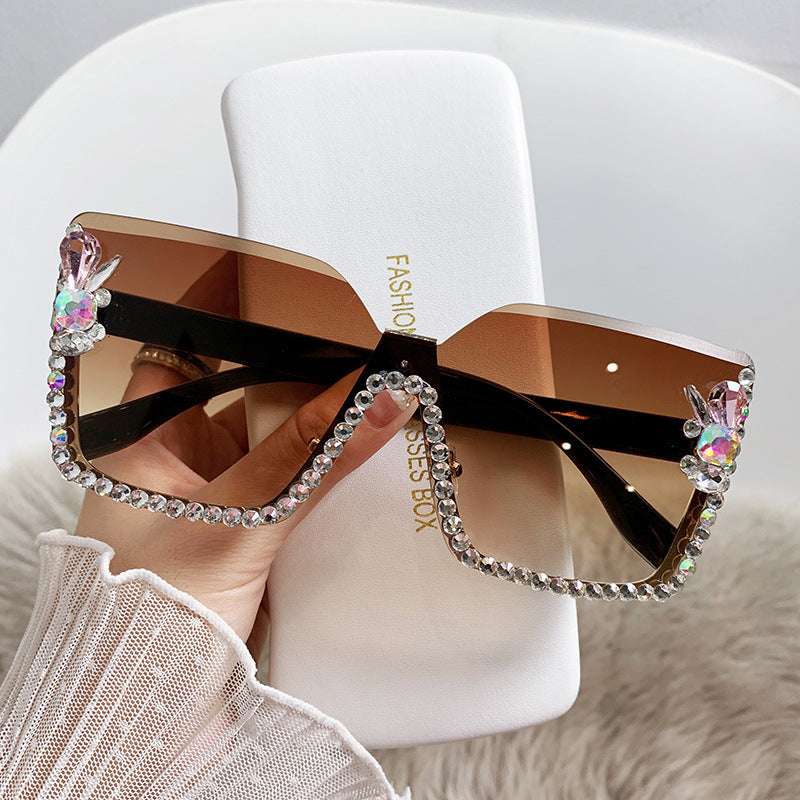 Women's fashion glasses 欧美镶钻大框架跨境新款水钻墨镜女潮款防紫外线防晒显瘦太阳镜