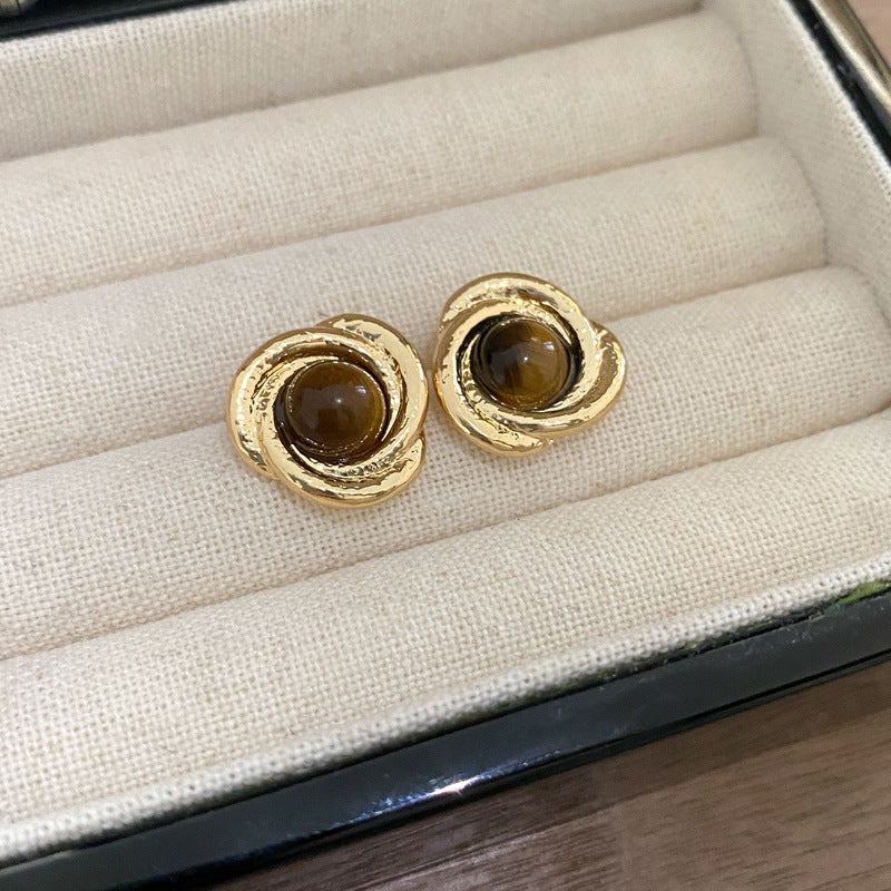 美拉德咖色银针爱心耳环2023秋冬新款耳钉甜美百搭高级感耳饰批发
