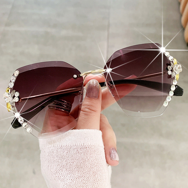 Women's fashion glasses 跨境2022新款镶钻太阳镜女高级感ins时尚墨镜眼镜个性街拍遮阳镜