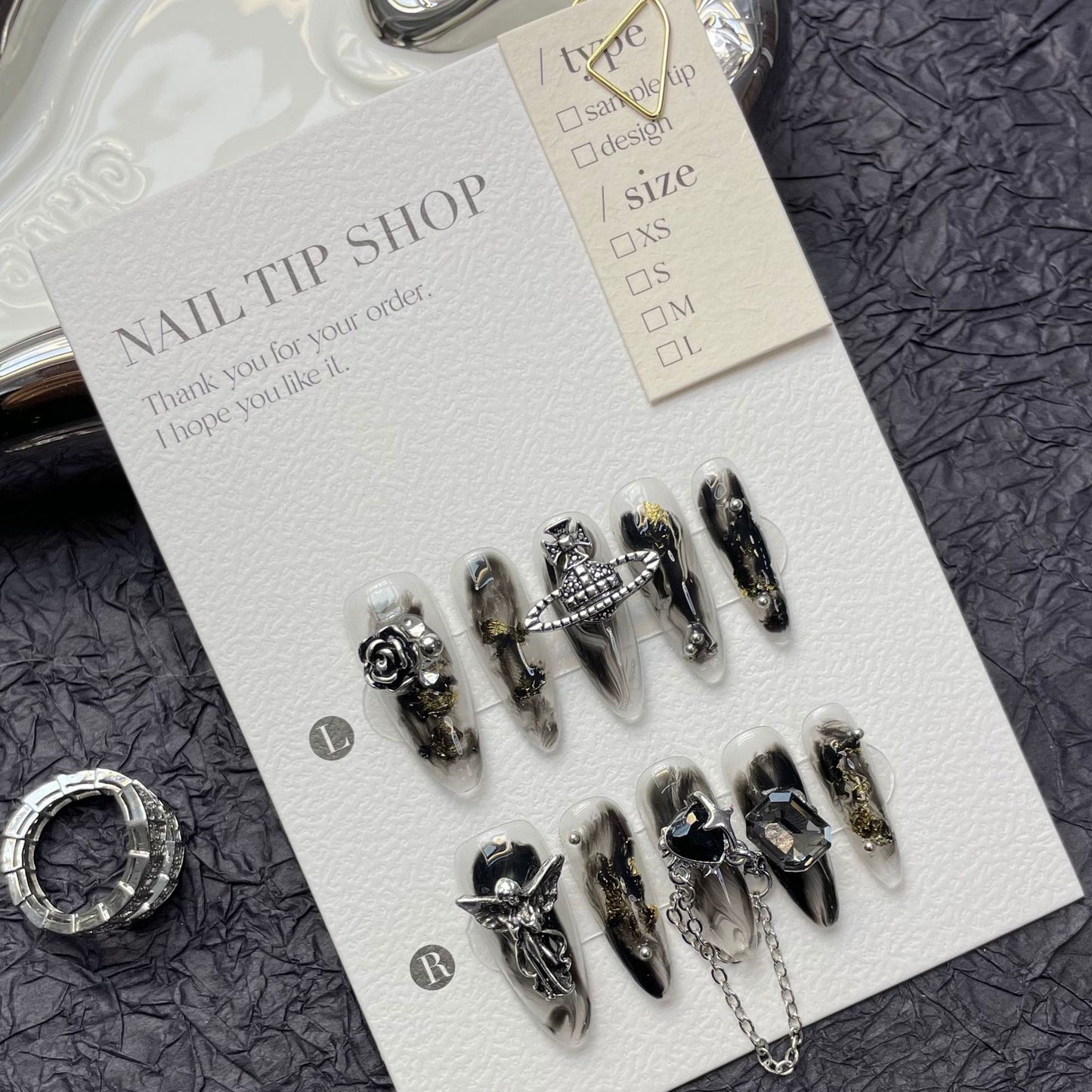 (reusable nail)Hand-worn armor dark sweet cool heavy metal sense Europe and the United States spice girls black retro roses detachable manicure.