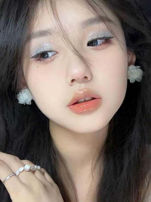 ins龙年新款19色眼影盘腮红胭脂修容高光一体综合盘哑光珠光爆闪亮片