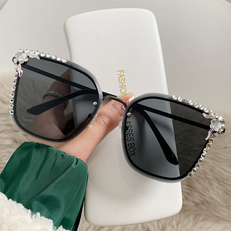 Women's fashion glasses 2023个性渐变镶钻墨镜女士圆脸显瘦高颜值欧美酷潮街拍太阳眼镜