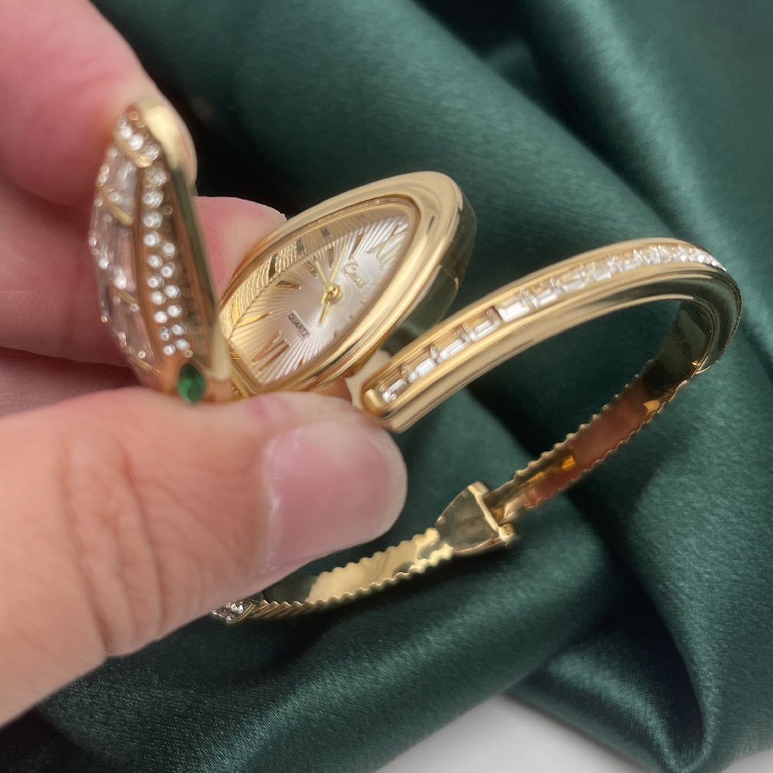 Fashion women's watch2023 New Product Best-Selling Diamond Snake Bangle Watch Snake Bracelet Quartz Open Watch Cross-Border E-Commerce Hot Sale