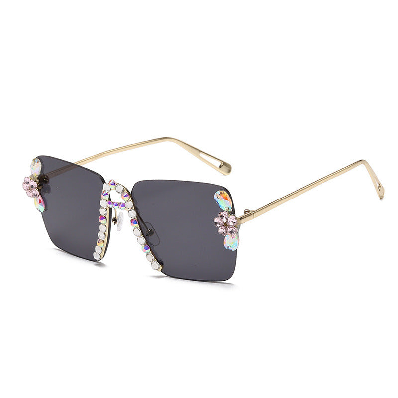 Women's fashion glasses 跨境新款镶钻太阳镜方形A字高级感墨镜女士个性街拍显脸小眼镜