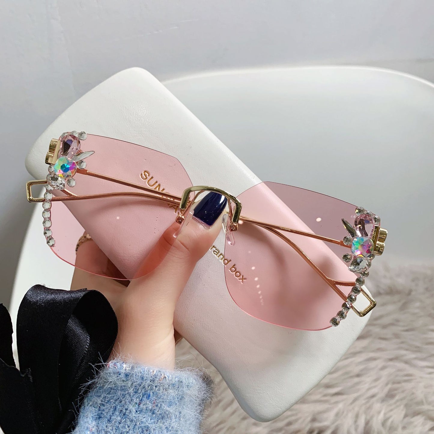 Women's fashion glasses 2022新款镶钻太阳镜女跨境B家无框切边时尚金属大框墨镜太阳眼镜
