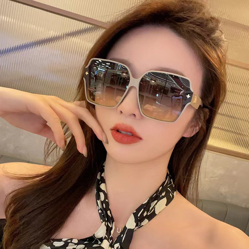 2023 New Fashion Square Frame Sunglasses Women's Small Fragrance Light Luxury Sunglasses Anti-UV Large Frame Versatile Glasses