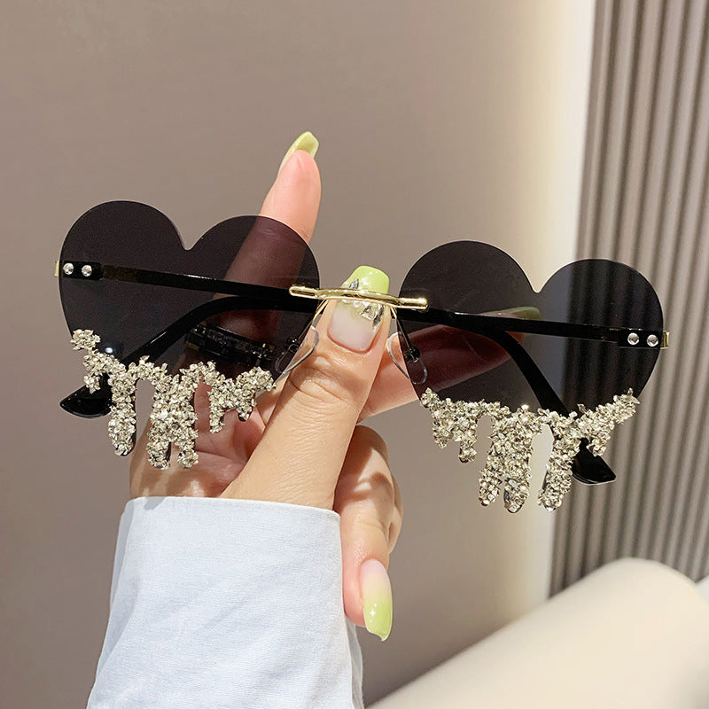 Women's fashion glasses 跨境个性爱心眼泪太阳镜女水钻无框趣味拍照墨镜高级感镶钻太阳镜