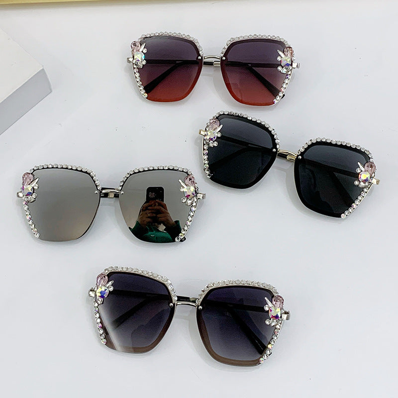 Women's fashion glasses 女士镶钻太阳镜2023新款欧美跨境大框墨镜女防紫外线显脸小素颜