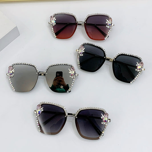 Women's fashion glasses 女士镶钻太阳镜2023新款欧美跨境大框墨镜女防紫外线显脸小素颜