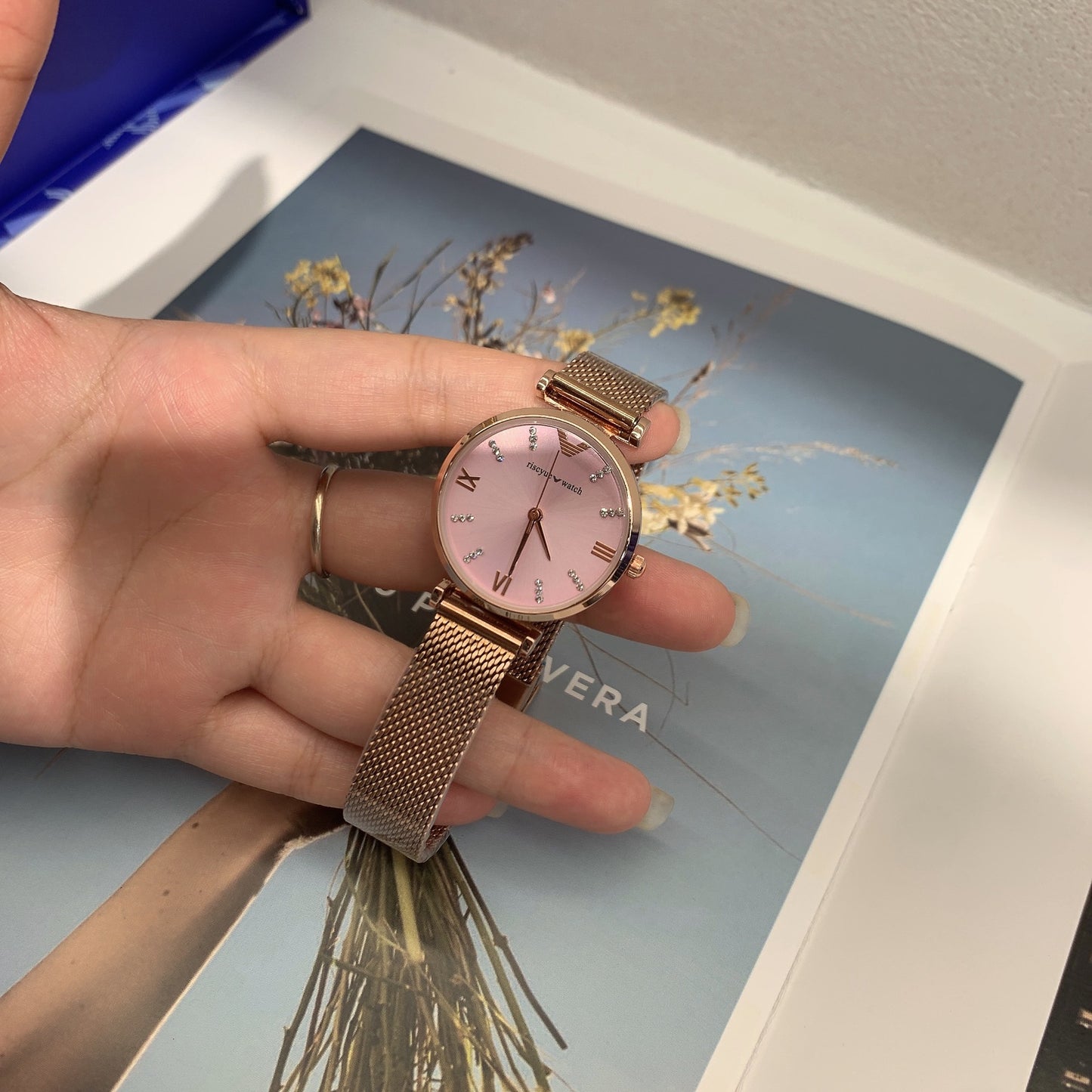 Fashion women's watchRuishi Kaiqi New Starry Women's Watch Good-looking Steel Belt Ultra-Thin Fashion Student Waterproof Quartz Watch