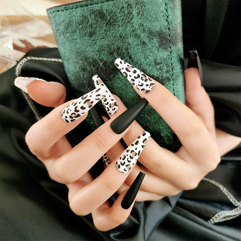 (Hand-made nail) Spice girl Europe and America, dark and long manicure nail, ballet nail, flat head, white, fake nails, wearing beautiful patch, finished product.