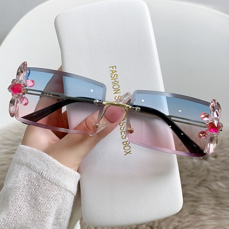 Women's fashion glasses 2022跨镜长方形小框镶钻渐变太阳镜女小脸圆脸防晒拍照韩版墨镜潮