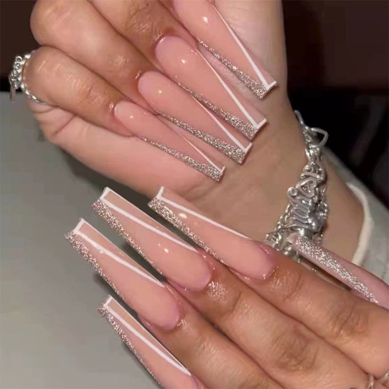 (Hand-made nail) The dark fairy in Europe and America is dying, the magic mirror powder is white, and the finished nail product, Millennium Spice Girl fake nails patch, is worn for a long time.