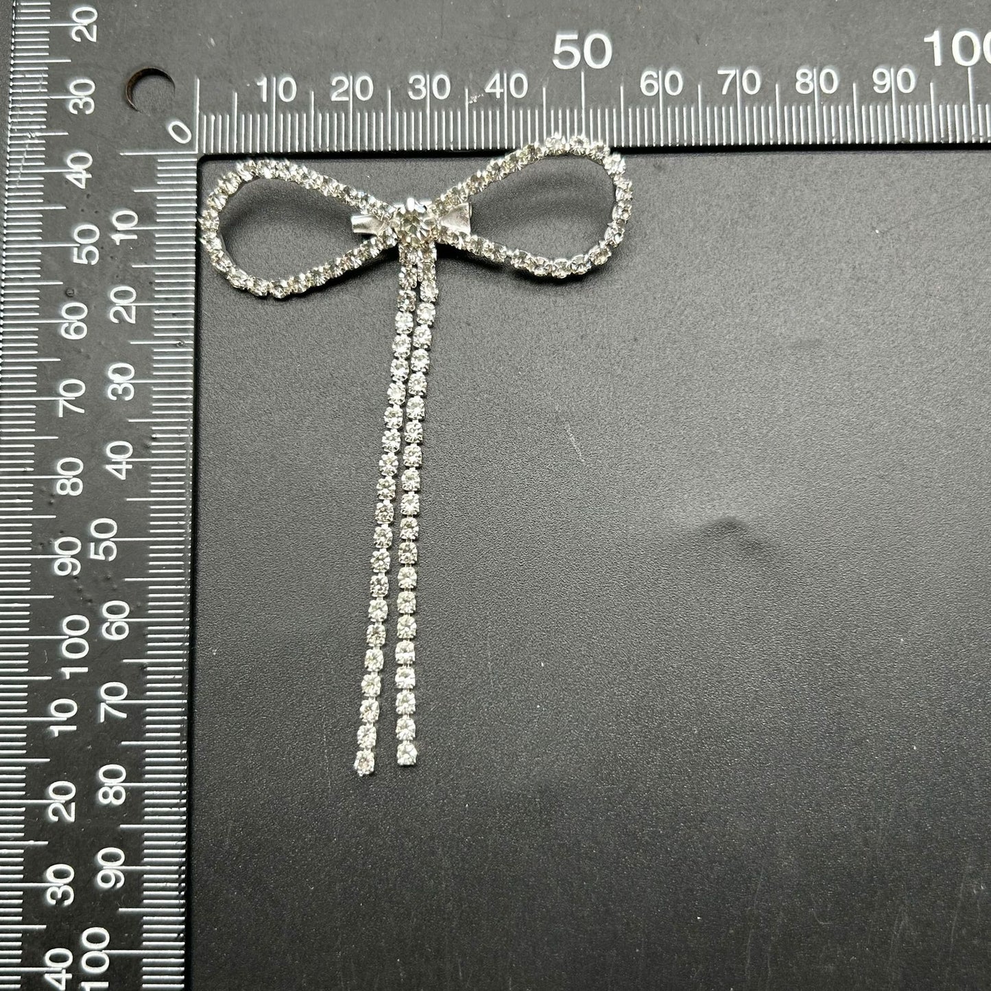 配饰胸针小香风胸针小众奢华水钻流苏女士气质女装胸花别针固定西装大衣配饰