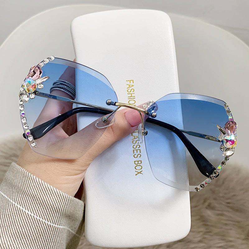 Women's fashion glasses 2024新款跨境时尚水钻墨镜女显瘦太阳镜潮款防晒防紫外线韩版眼镜