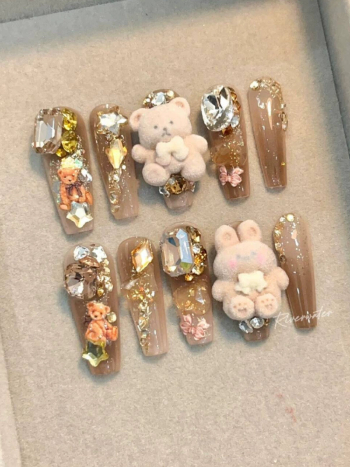 (Hand made nail) [smile] Autumn and winter new plush teddy bear k9 diamond nail art gold glitter brown wearable nail patch custom detachable