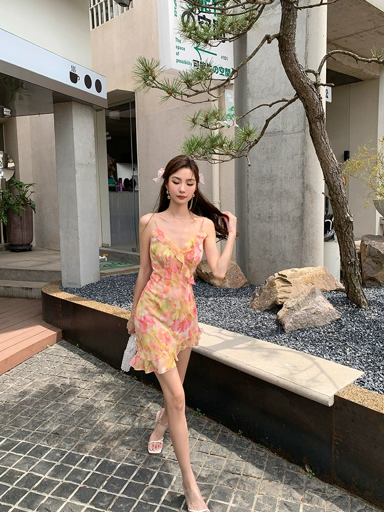 Fashion women's wear French Fairy Floral Strap Dress Women's Small Pure Sexy Beautiful Seaside Vacation Beach Short Skirt