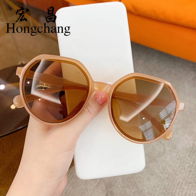 2022 Korean version of brown sunglasses men and women driving ins online celebrity trend anti-ultraviolet retro sunglasses.