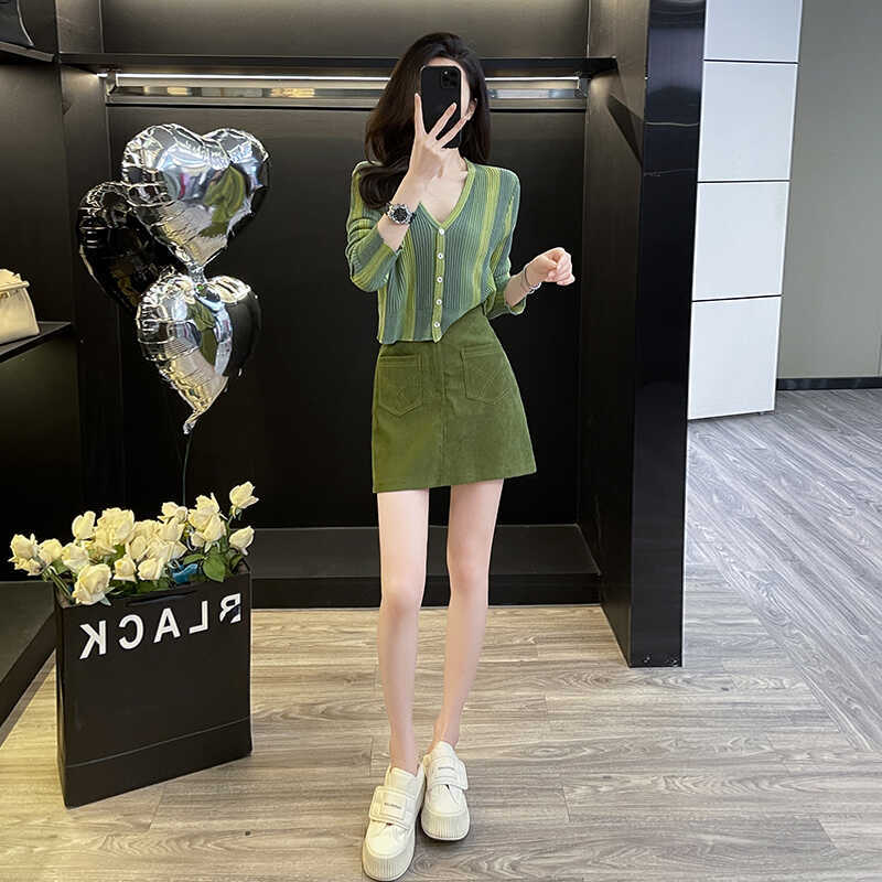 Dopamine dress Free shipping Tattoo Korean version of dopamine wear fashion temperament autumn new women's clothing knitted cardigan long sleeve green high waist short skirt tide