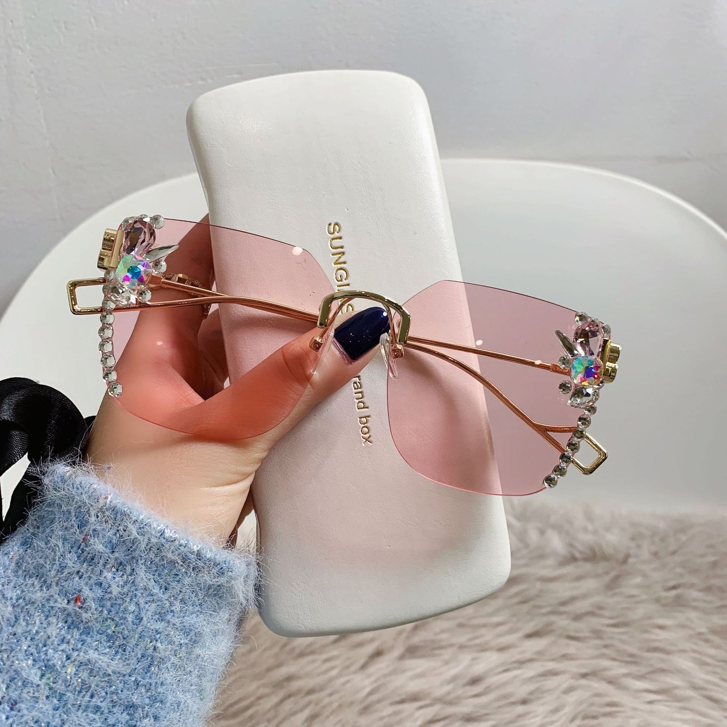Women's fashion glasses 2022新款镶钻太阳镜女跨境B家无框切边时尚金属大框墨镜太阳眼镜