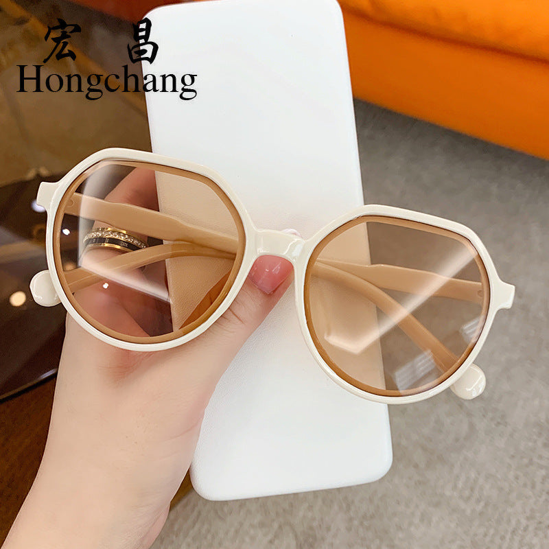 2022 Korean version of brown sunglasses men and women driving ins online celebrity trend anti-ultraviolet retro sunglasses.